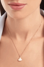 Підвіска  Divas’ Dreams з діамантом 0,03ct та перламутром - Зображення 6